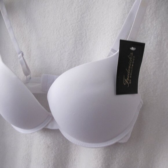 NWT - Frederick's of Hollywood Krystal Mega Push-Up Bra - 32D - Picture 3 of 9